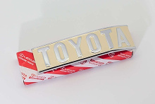 TOYOTA - genuine parts 75450-60011